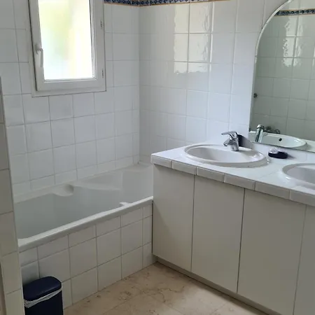 140 M2 With Pool In 佩尔纳勒丰泰纳