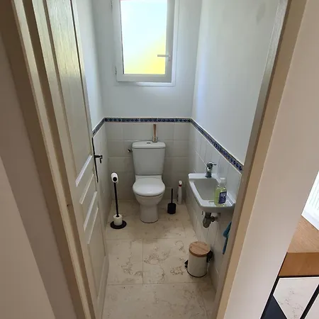 140 M2 With Pool In *