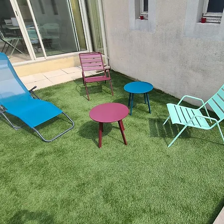 140 M2 With Pool In *